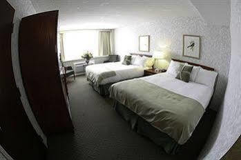 Compass Point Inn - Surrey Exteriér fotografie